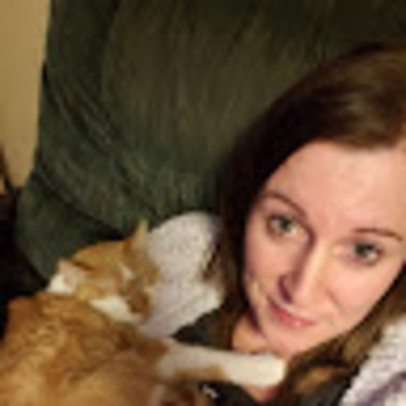 Meet your Posher, Danielle - Picture 3 of 3